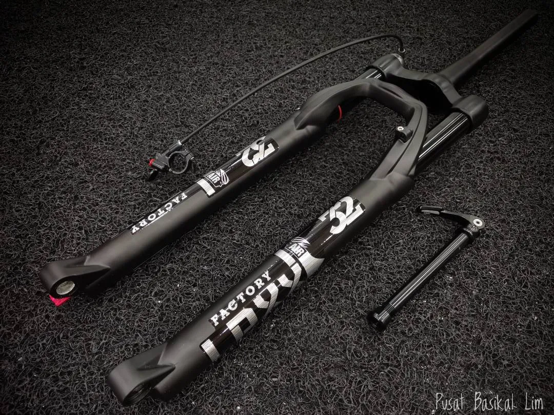 LPXX 29 Thru Axle Air Fork with Remote Lock