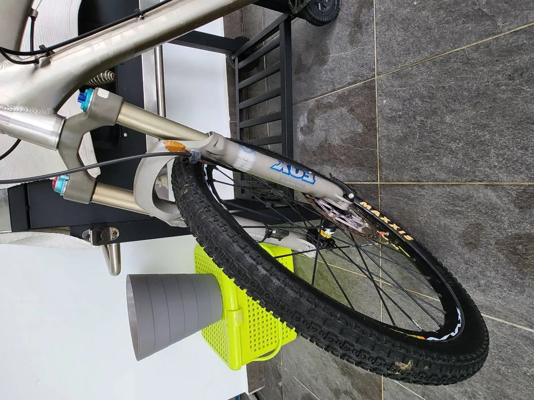 2010 giant trance X0 (Full Shimano XTR)