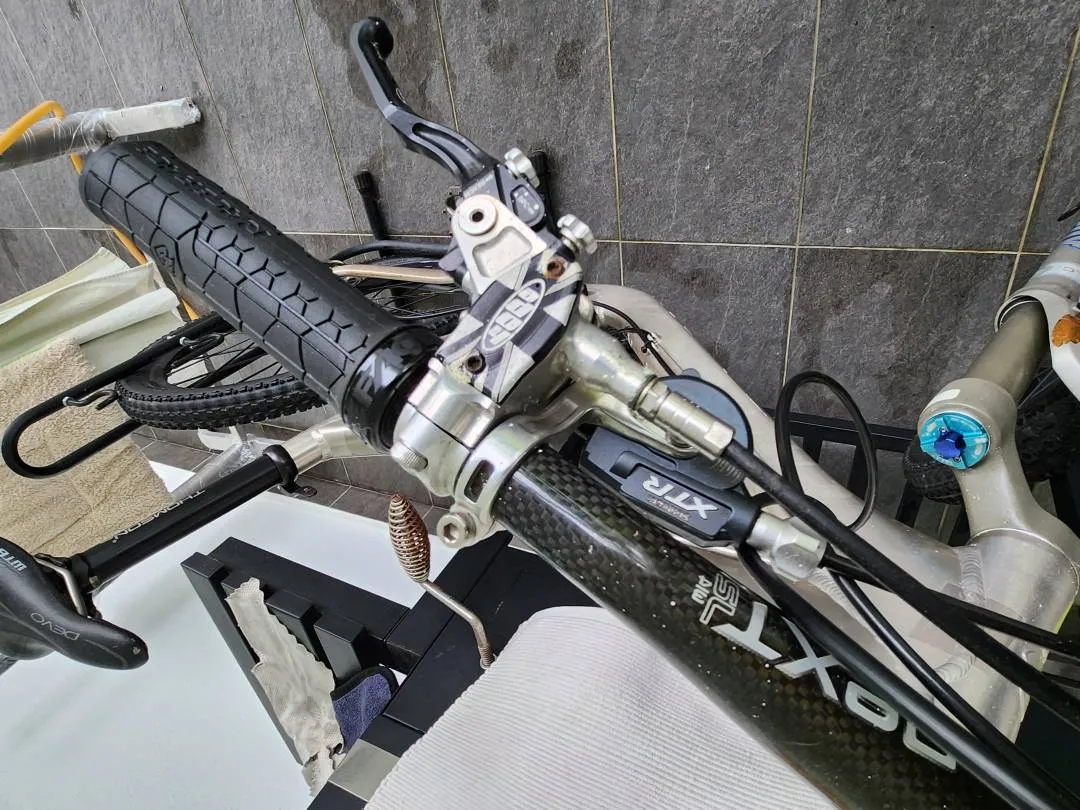 2010 giant trance X0 (Full Shimano XTR)