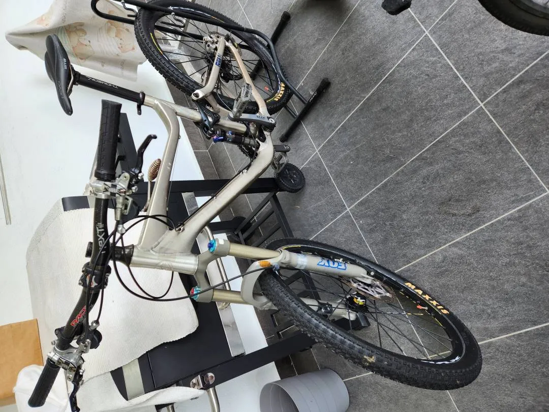 2010 giant trance X0 (Full Shimano XTR)