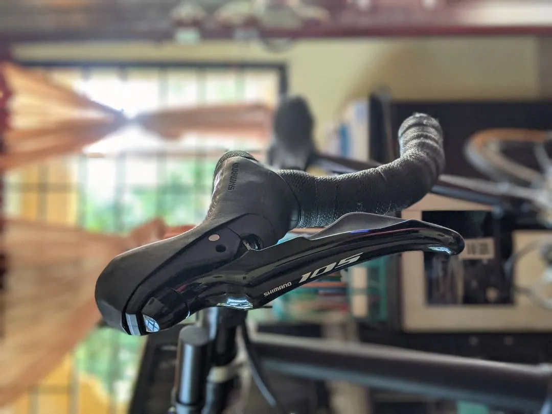 Shifter Shimano 105 R7020 Disc + Ori Dropbar Zipp Service Course SL70