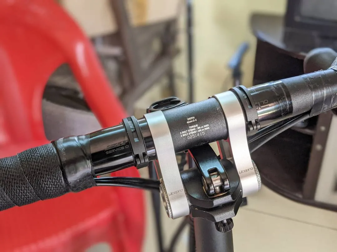 Shifter Shimano 105 R7020 Disc + Ori Dropbar Zipp Service Course SL70