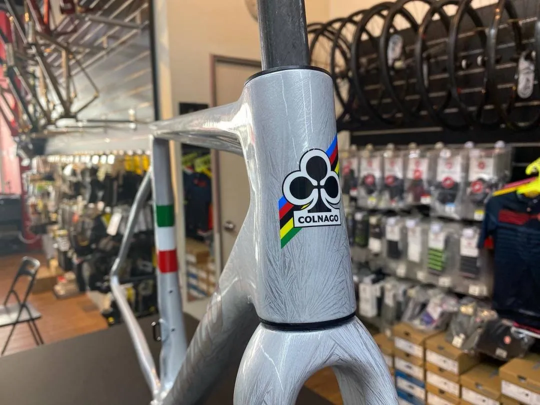 Colnago V3RS Frozen White Disc w CC01 Colnago carbon integrated handlebar