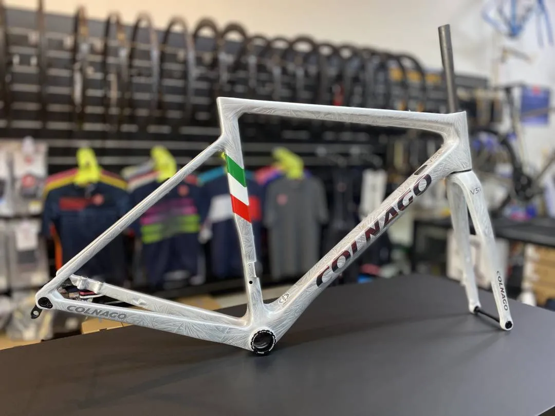 Colnago V3RS Frozen White Disc w CC01 Colnago carbon integrated handlebar