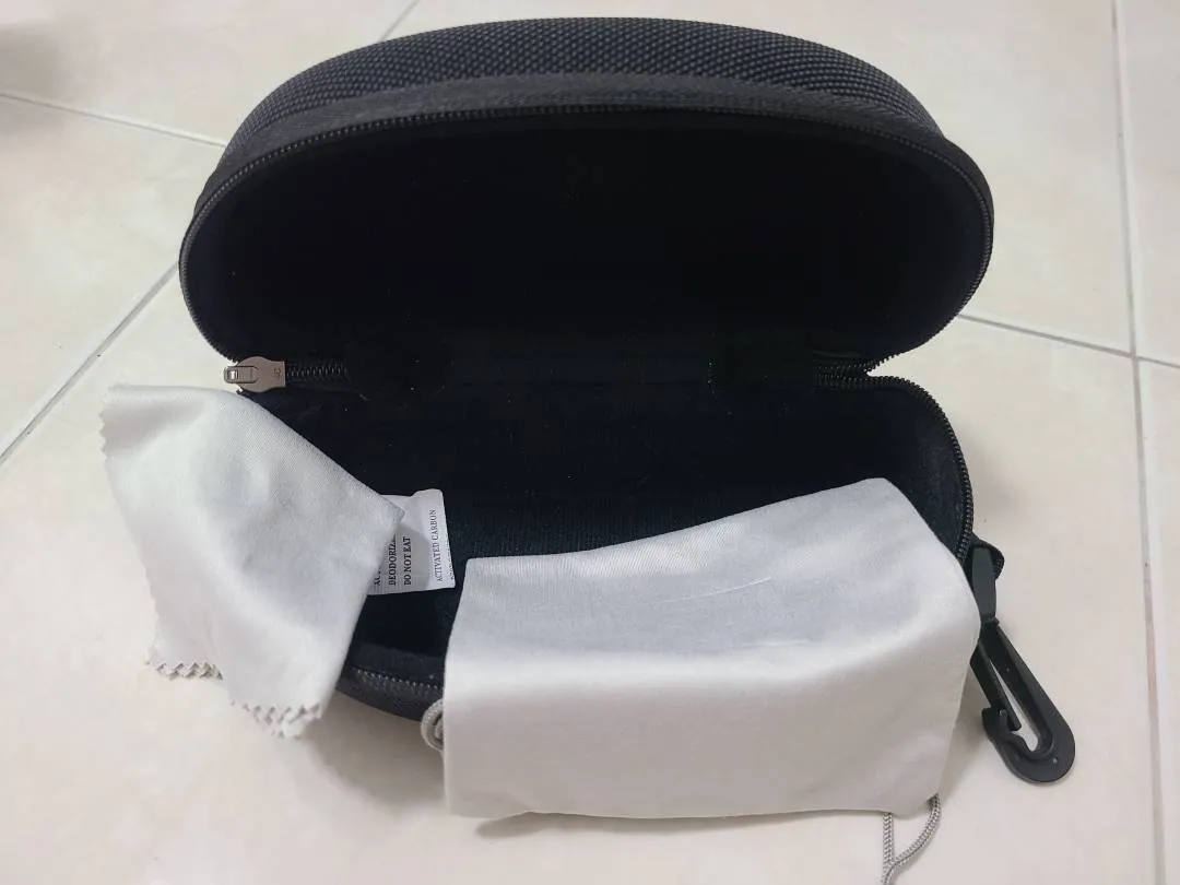 Cateye Eyewear Hard Case + Protective Bag.