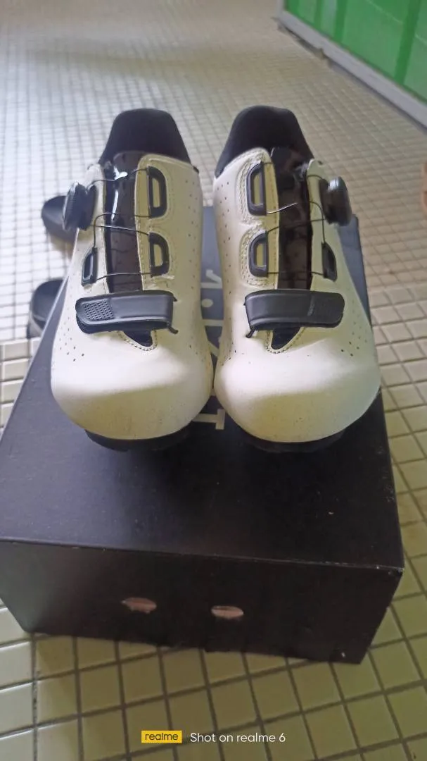 fizik RB shoes