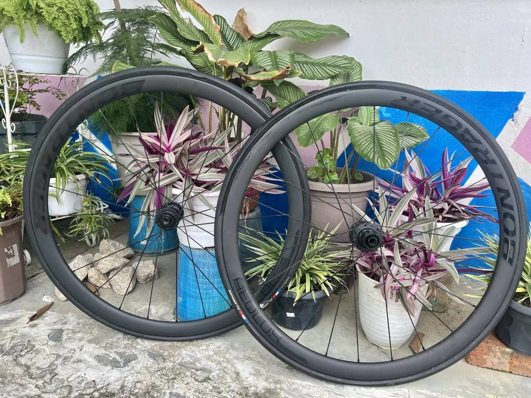 Aeolus 35 Carbon