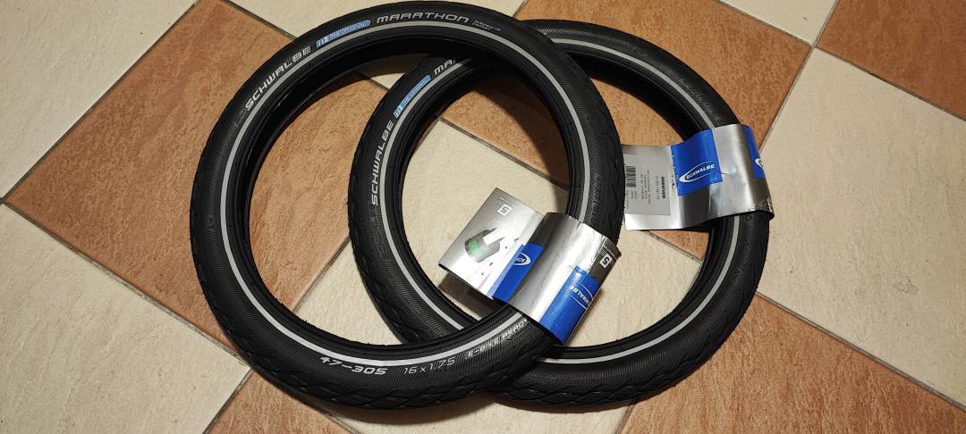 Schwalbe Marathon 47-305 (16"x1.75") Tyres