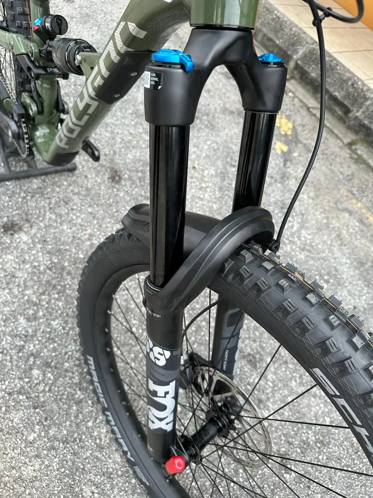 2023 Polygon Collosus N9 - Enduro Mountain Bike
