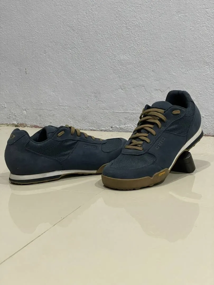 GIRO Rumble VR Clipshoes with clip pedals.