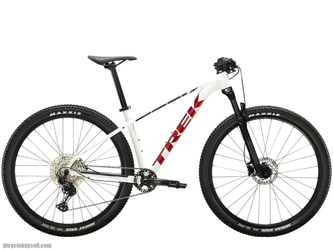 2022 TREK X-CALIBER 8 MTB READY STOCK !
