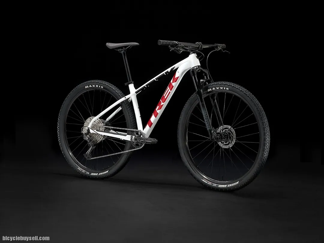 2022 TREK X-CALIBER 8 MTB READY STOCK !