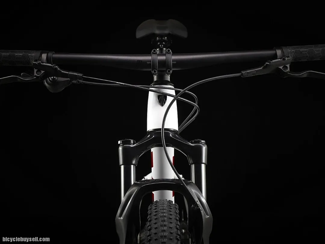 2022 TREK X-CALIBER 8 MTB READY STOCK !