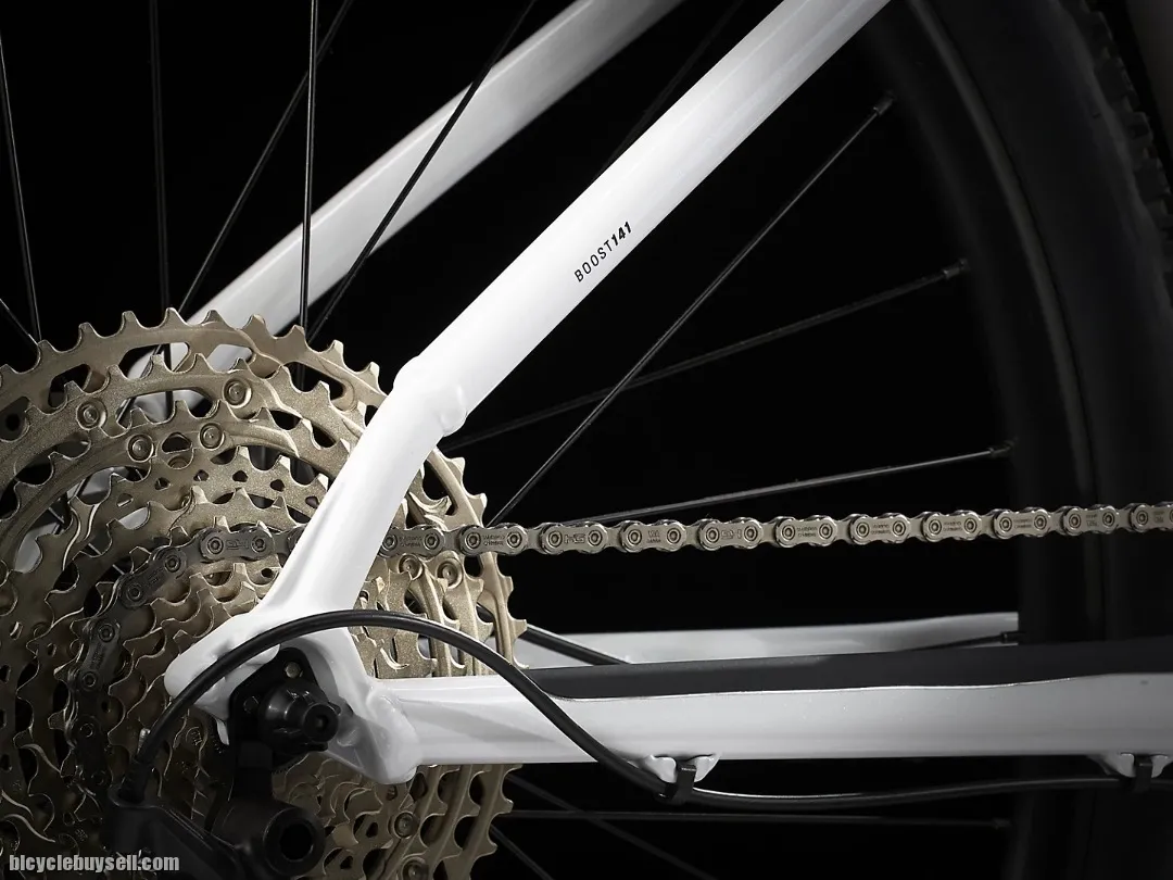 2022 TREK X-CALIBER 8 MTB READY STOCK !