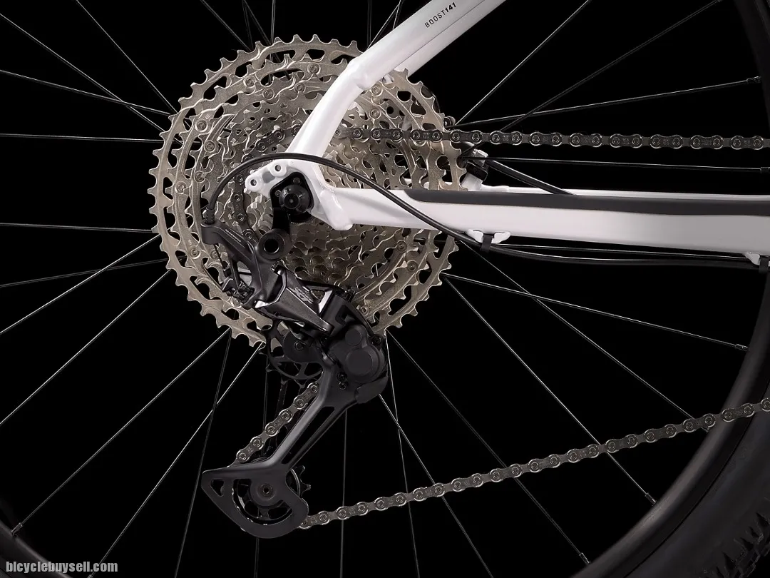 2022 TREK X-CALIBER 8 MTB READY STOCK !