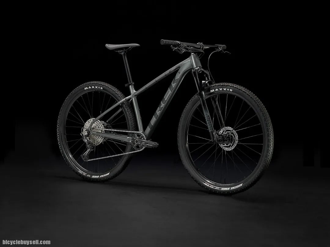 2022 TREK X-CALIBER 8 MTB READY STOCK !