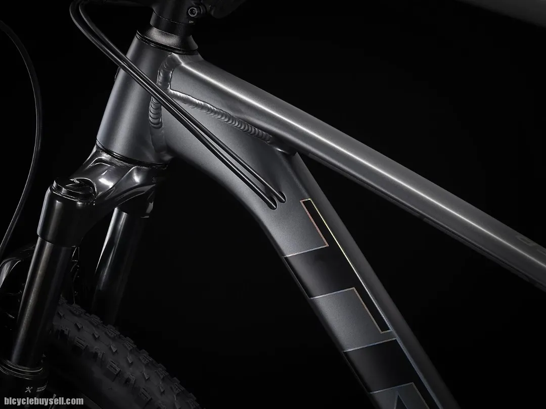 2022 TREK X-CALIBER 8 MTB READY STOCK !