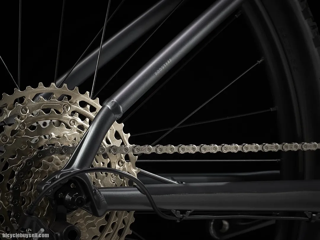 2022 TREK X-CALIBER 8 MTB READY STOCK !