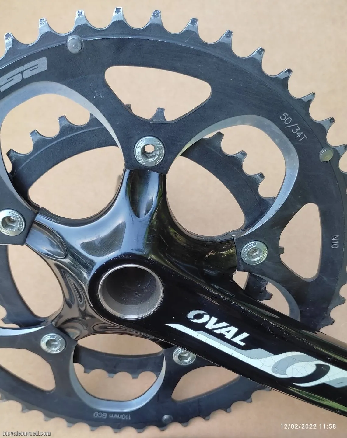 Oval by FSA Crankset