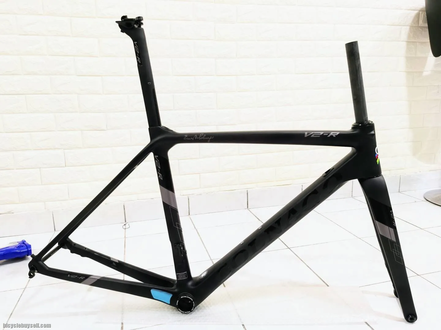 Colnago V2r Disc promo!
