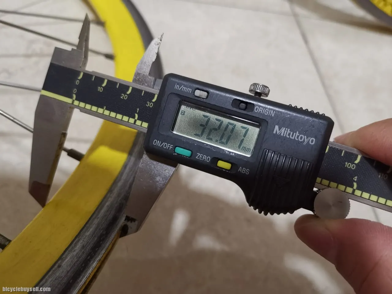 SOLD - Retro FSA Hub + Rigida 2000 32mm, Profile Yellow Wheelset
