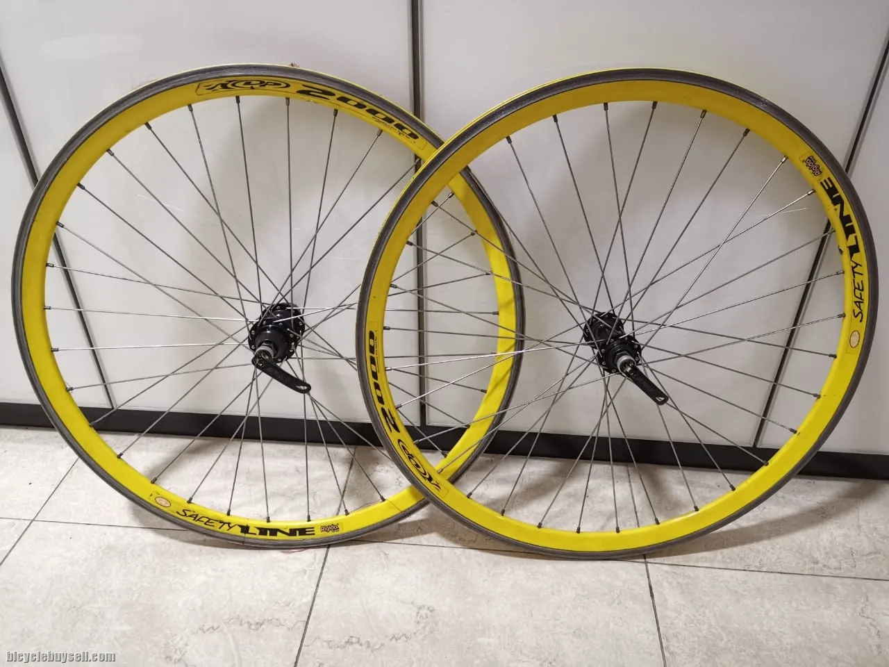 SOLD - Retro FSA Hub + Rigida 2000 32mm, Profile Yellow Wheelset
