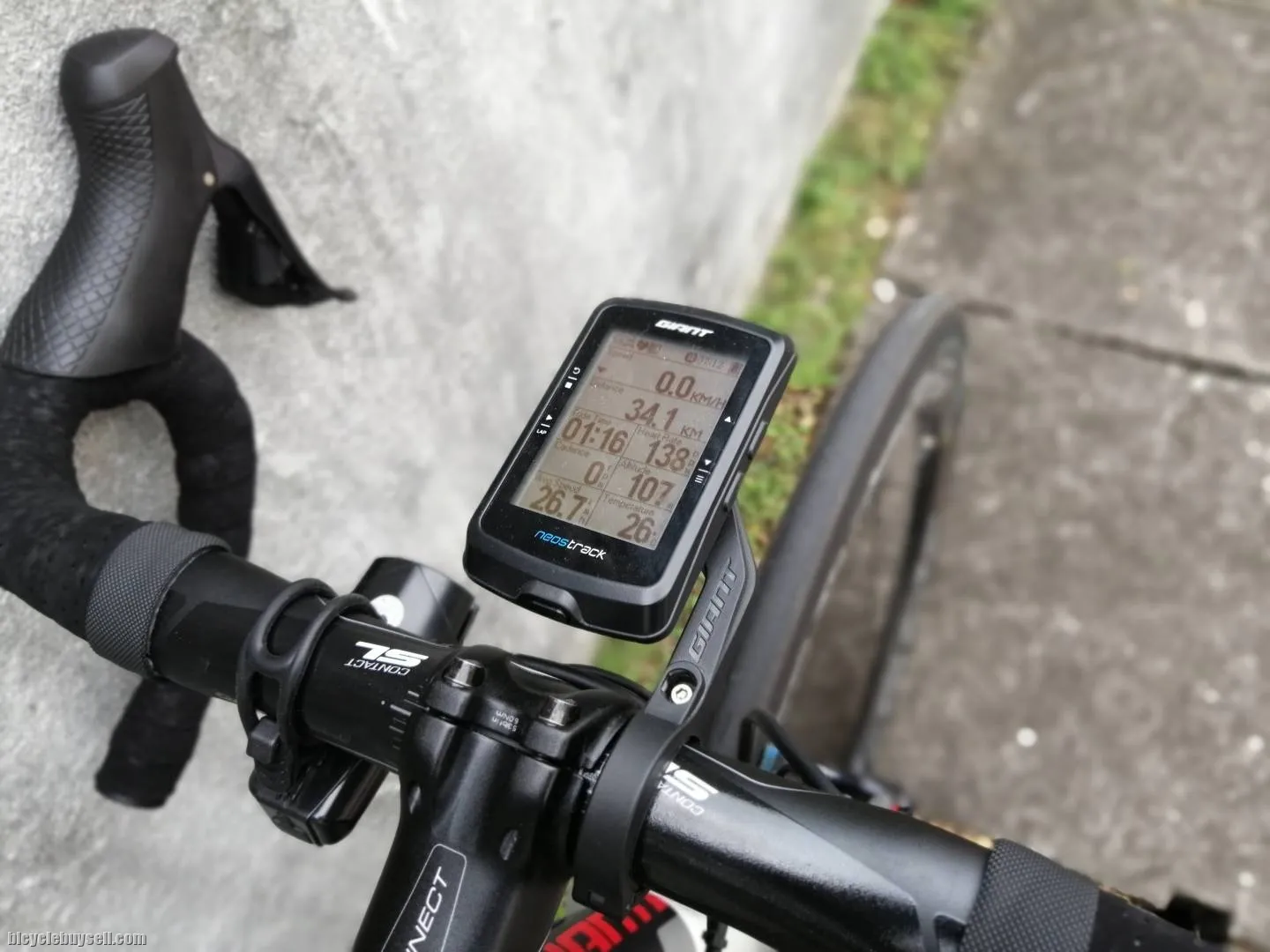 [SOLD] Giant neostrack gps