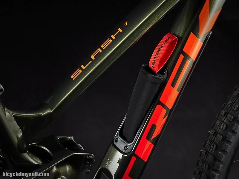 2022 TREK SLASH 7 ALLOY 29"