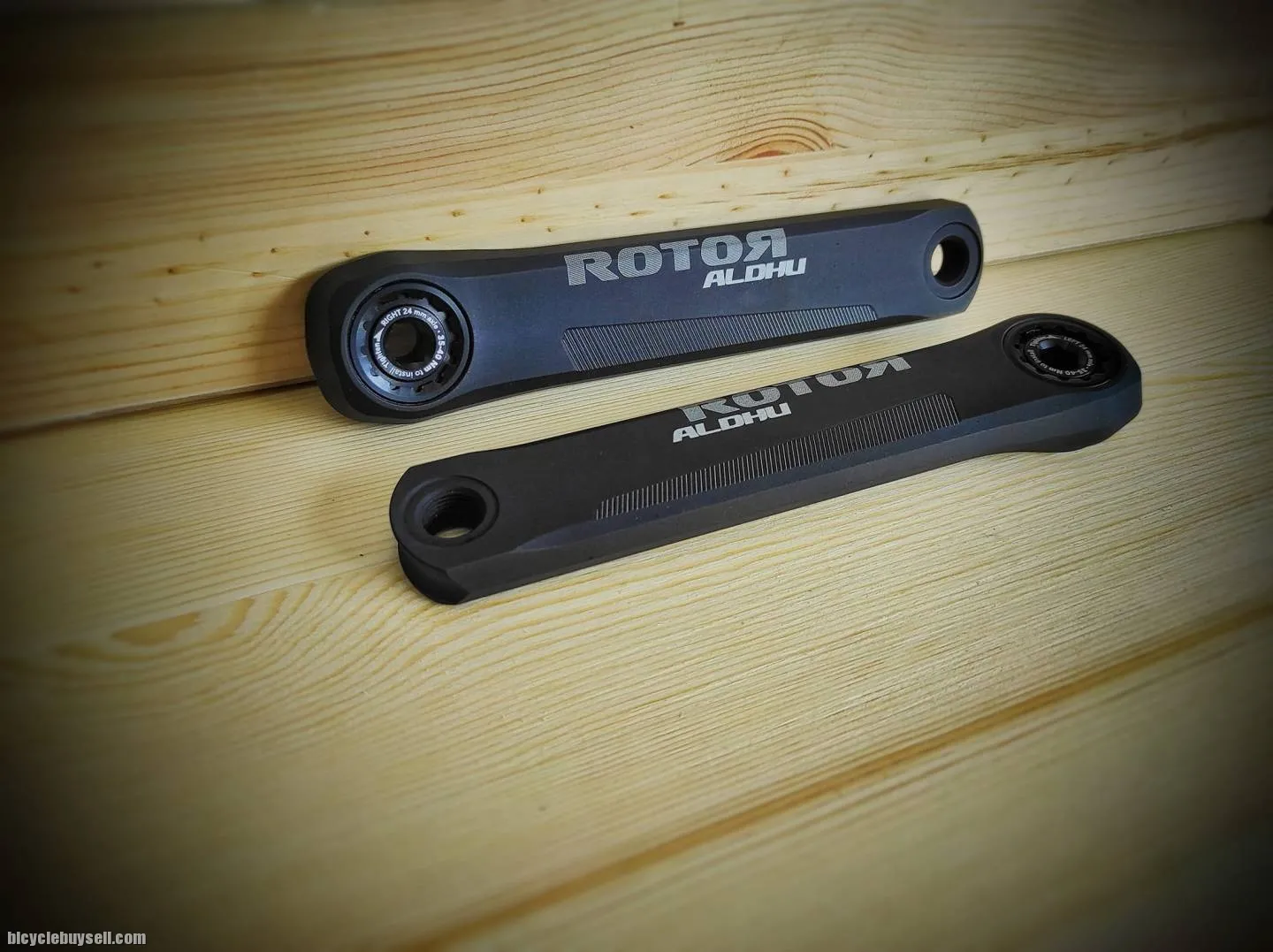 Rotor Aldhu 24 Crankset with Qrings DM Oval chainring