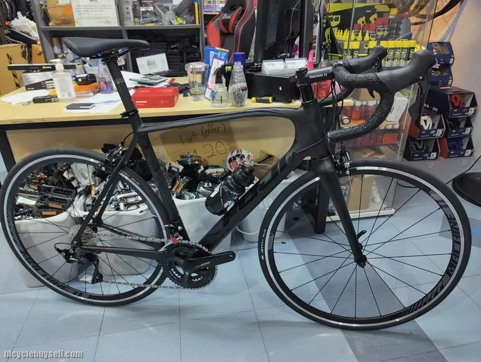 ORIGINAL FUJI CARBON COMPLETE BIKE