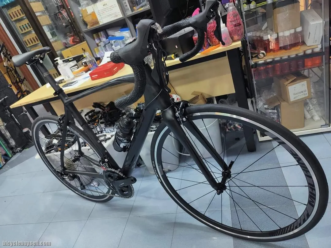 ORIGINAL FUJI CARBON COMPLETE BIKE