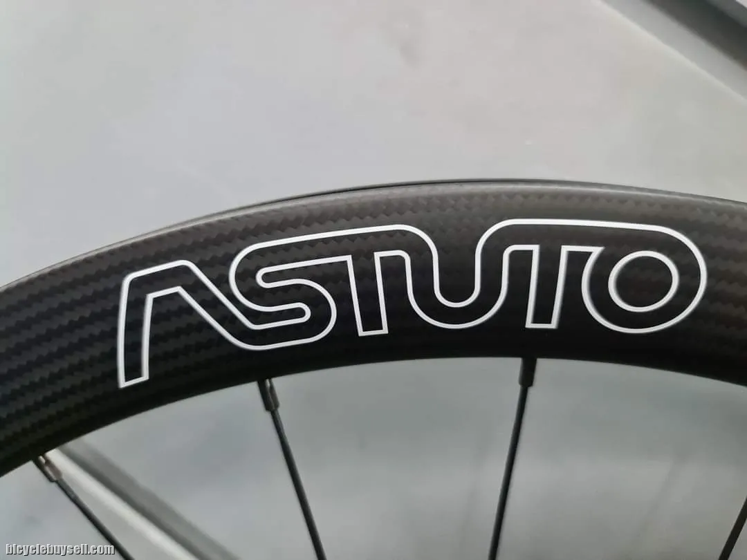 Astuto EV 55 RimBrake Wheelset  (Clincher;Shimano) Brand New !!!!