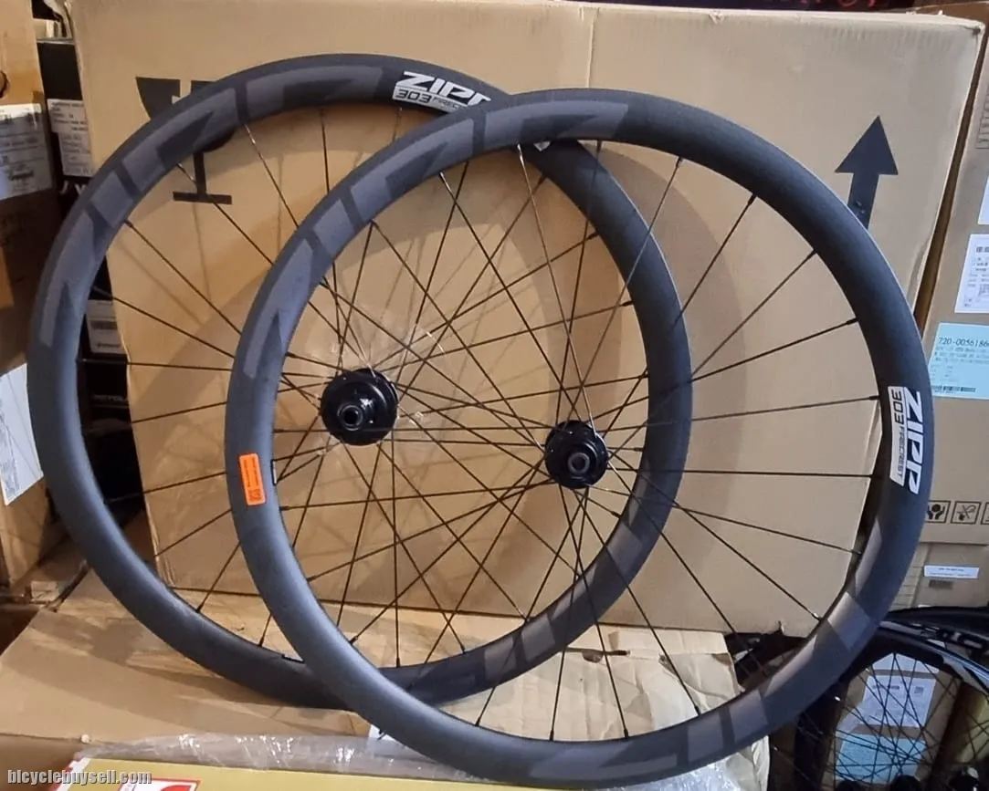 Zipp 303 Firecrest Carbon Wheelset XDR (40mm) - Clincher- Disc Version (2022) Brand New !!!