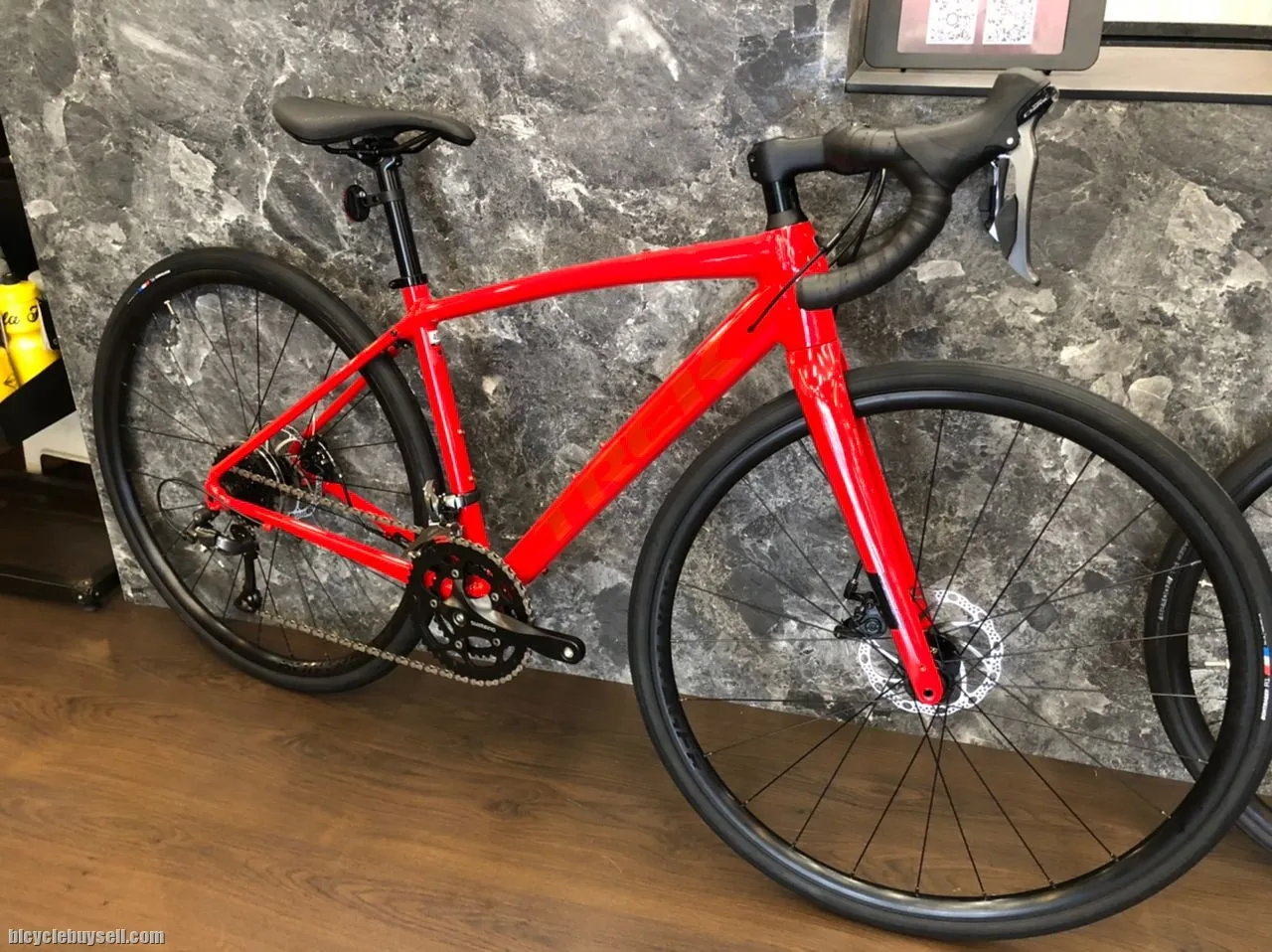 TREK DOMANE AL 2 DISC 2022