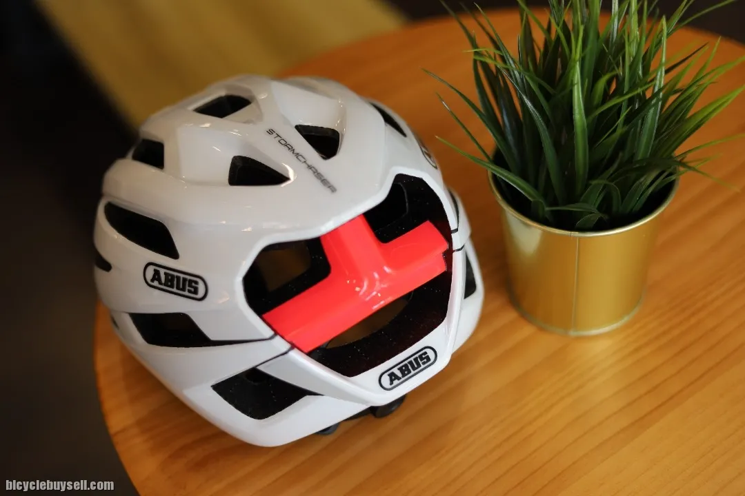 ABUS  STORMCHASER LIGHTWEIGHT CYCLING HELMET 2022 DESIGN