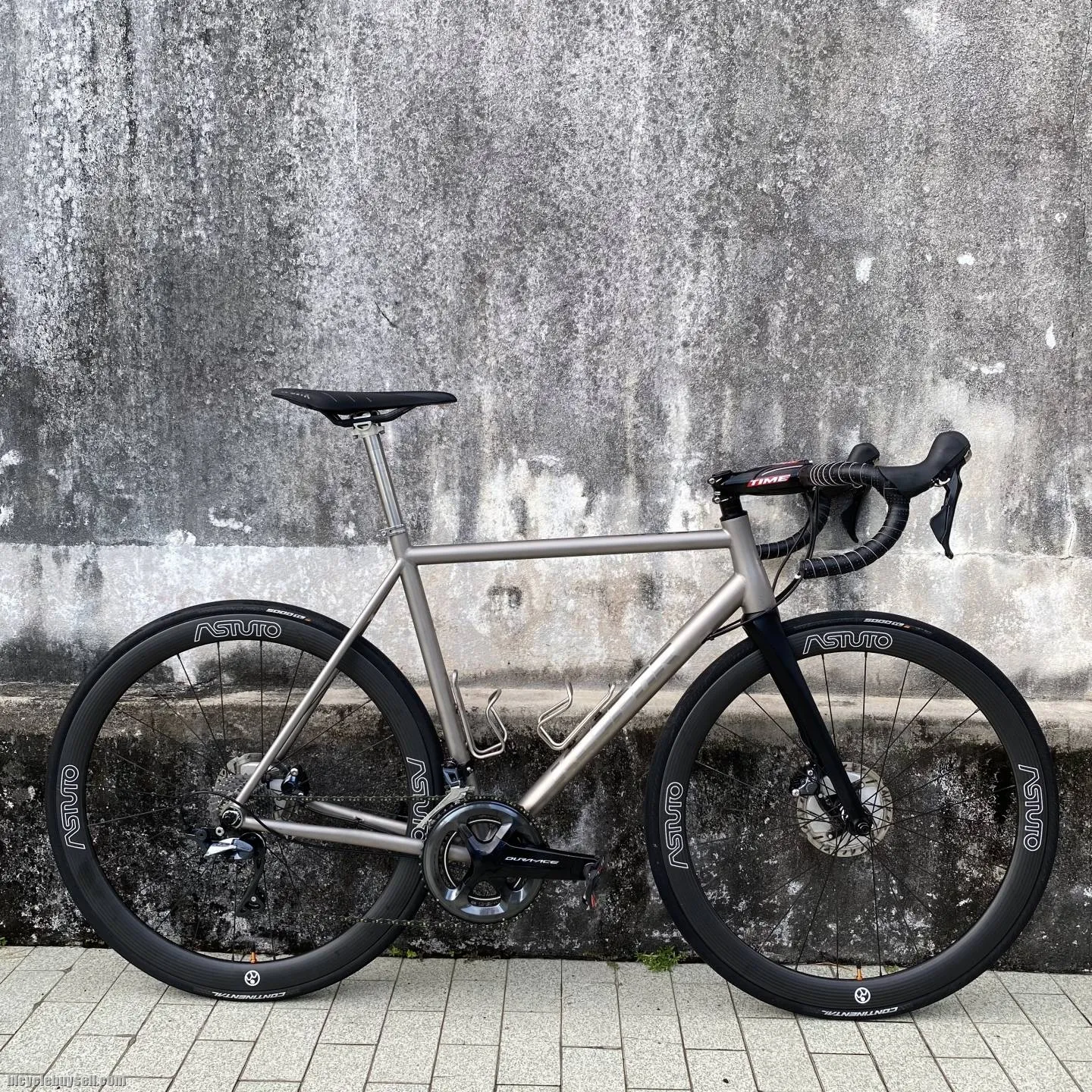 Kespor Opal Titanium, size 56cm
