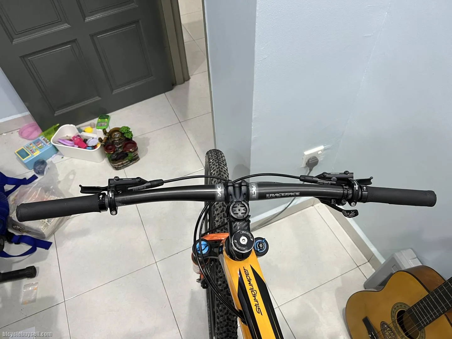 (SOLD) Ori Raceface Next Carbon Handlebar 700mm