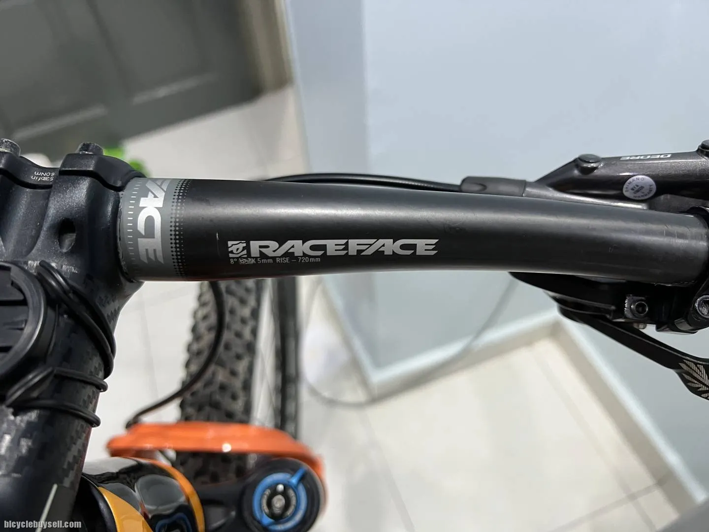 (SOLD) Ori Raceface Next Carbon Handlebar 700mm
