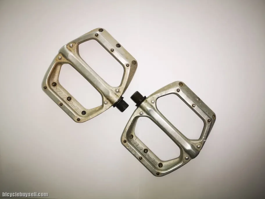 (SOLD)Spank Spoon Flat Pedals