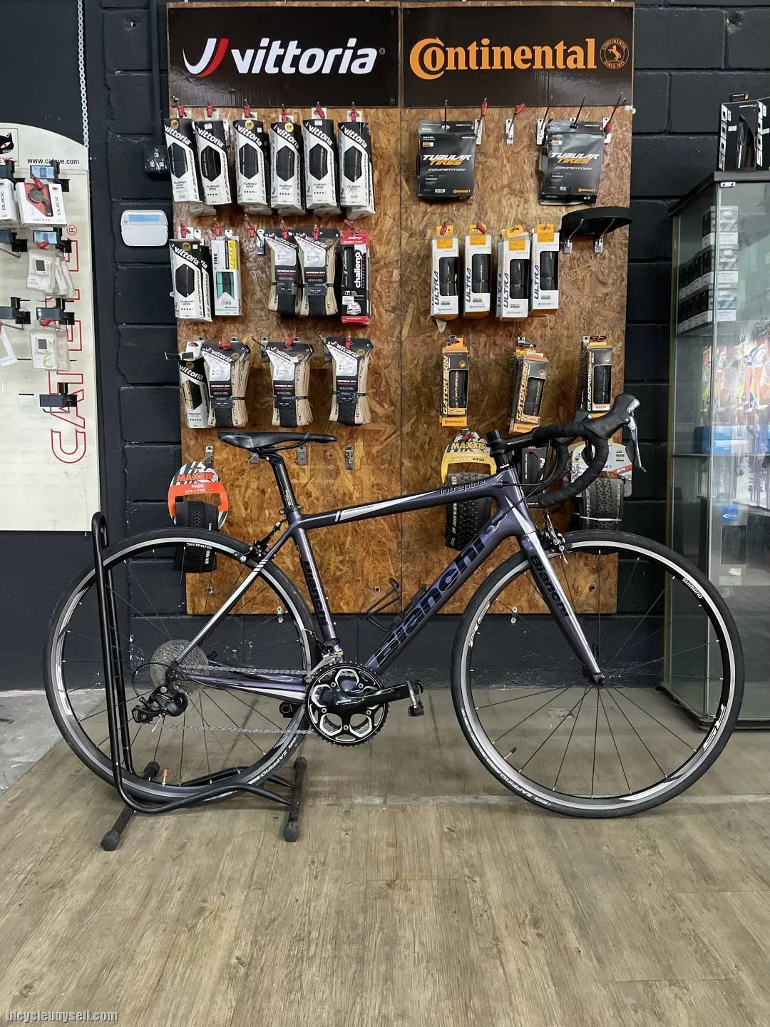 (SOLD) Bianchi Intrepida 105 11 speed