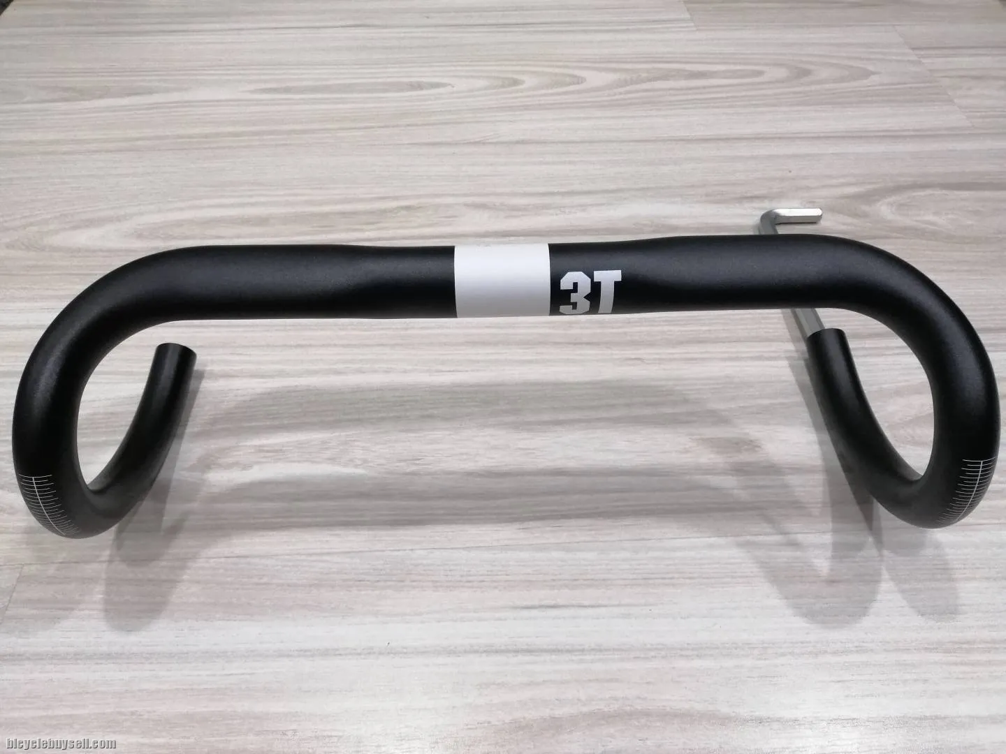 3T Ernova Alloy Road Bicycle Drop Handlebar 40cm ( Center to Center )