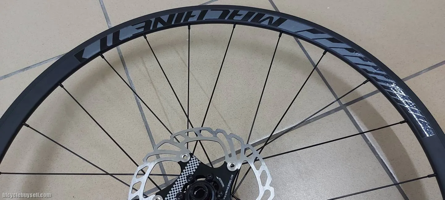 MACHINE 11 DB 30mm Aluminum Wheelset