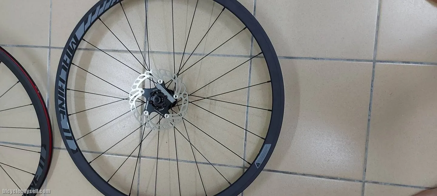 MACHINE 11 DB 30mm Aluminum Wheelset