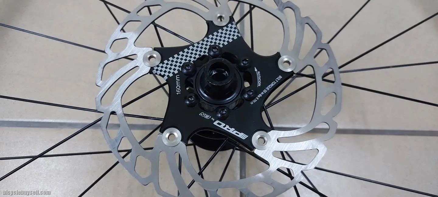 MACHINE 11 DB 30mm Aluminum Wheelset