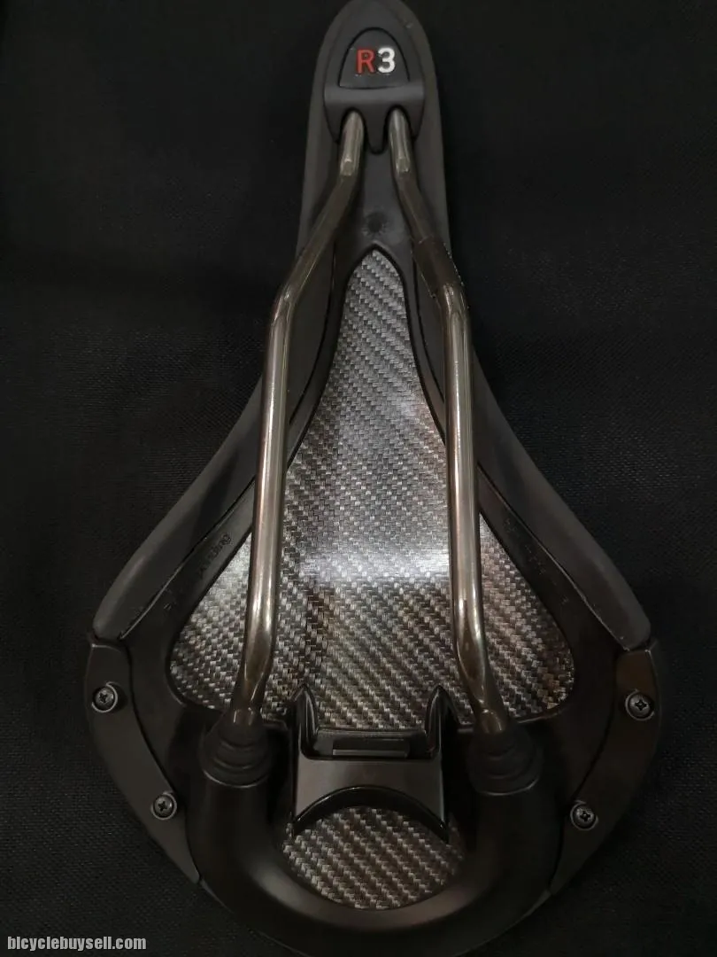 Fizik Aliante Race Edition Kium Rail Saddle 138mm