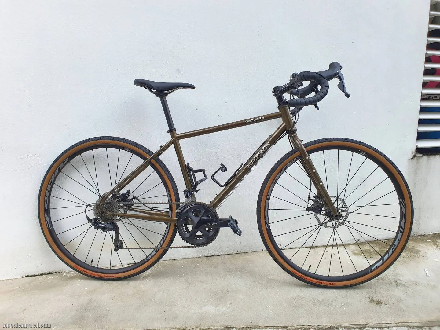 Gravel/Touring/Bike Packing/All Road Bike - Black Snow Pangaea Shimano 105 R7000 Disc