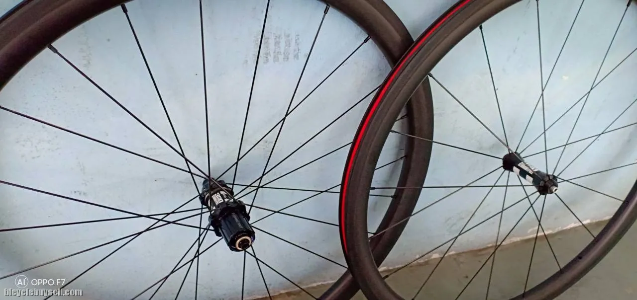 DT SWISS HUB CARBON WHEELSET