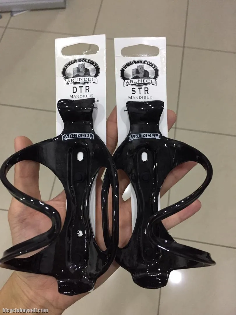 Arundel Mandible Carbon bottle cage 28 gram