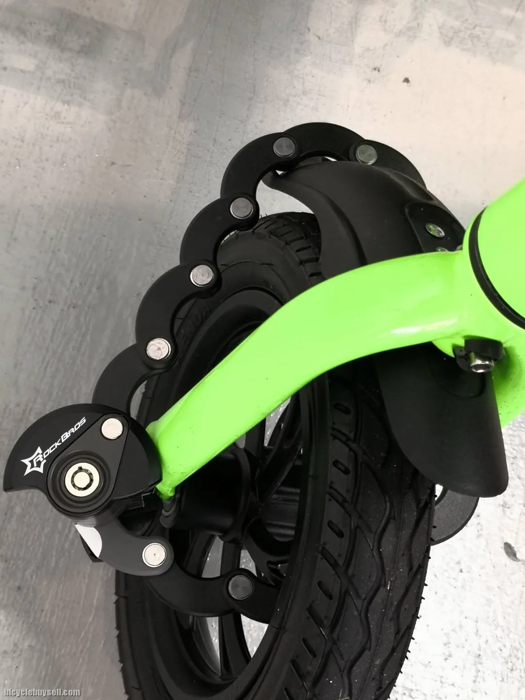 Anti-Theft High Grade Foldable Chain Lock [Durable, Safety]