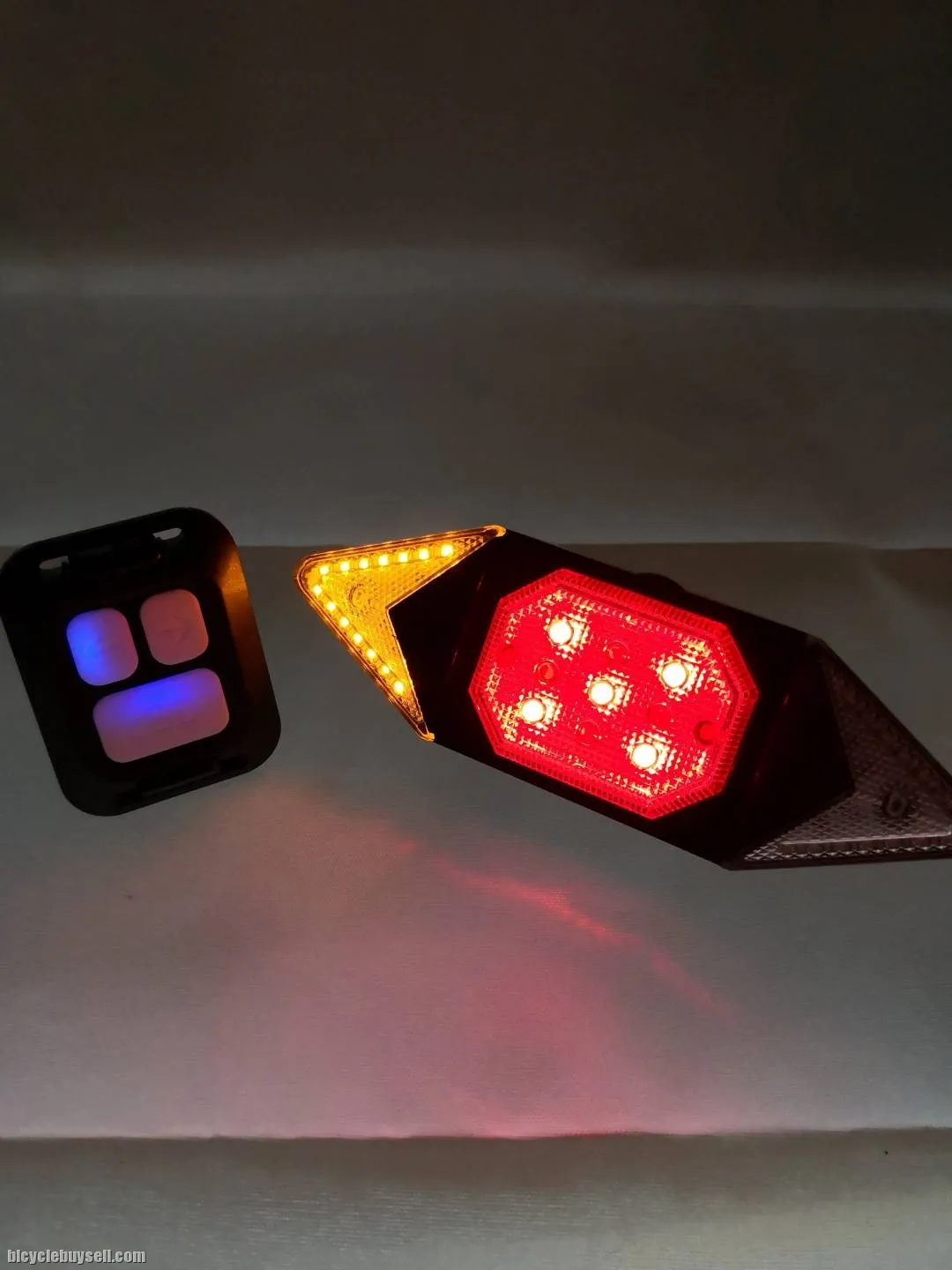 Wireless USB Rechargeable Turn Signal Tail light [Wireless, USB Rechargeable, Remote]